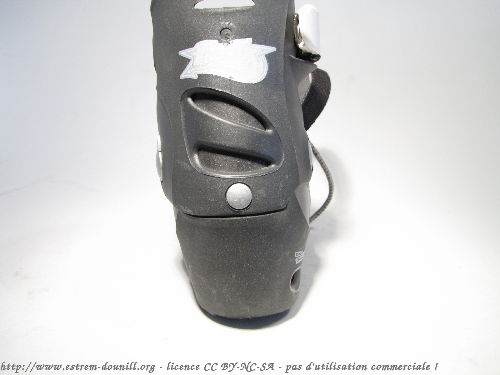 salomon_deflector_2__rivet_arriere.jpg